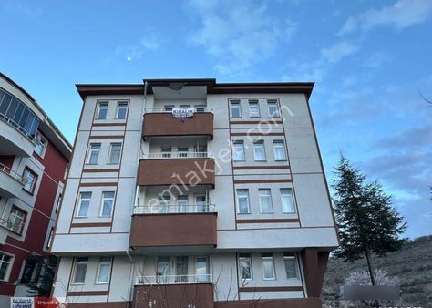 Kiralık 145 M2 Geniş Daire 4.kat En Üst Kat Karşısı Park Üniversite Ve Okullara Yakın