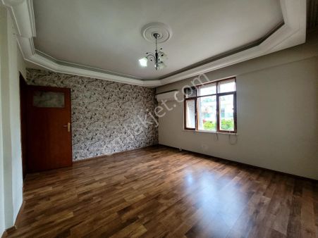 Muratpaşa Güvenlik Mahallesi'nde Ayrı Mutfaklı 3+1 Kiralık Daire