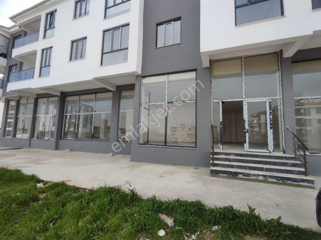 Remax Model Den Şemikler De Vildan Koleji Yakını Kiralık Dükkan