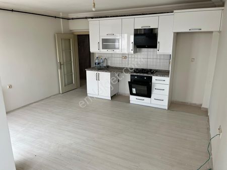 Karaköyde Anayol Üstünde Ara Kat 2+1 Daire