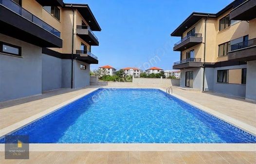 Karasu'da Havuzlu Site İçerisinde Geniş M² 2+1 Lüks Daire