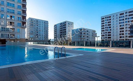 Seeworld Egeboyu Dekorlu Fırsat Eşyalı 1+1 64m2 Boş Satılık