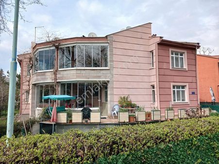 Batıkent Kardelende Geniş Bahçeli 5+2 Satılık Dubleks