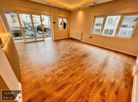 Göztepe De Susuz Dede Park Sokağında 3+1 Köşe Bakımlı Doğalgazlı