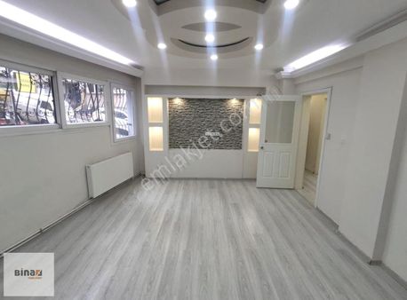 Göztepe 27 Yıllık Metro Ve Sahil Yakın D.gazlı 2+1 Satılık Daire