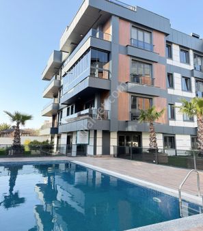 Beylikdüzü Kavaklı Mah.2+1 100m2 Bahçeli Giriş Kat 6.750.000tl