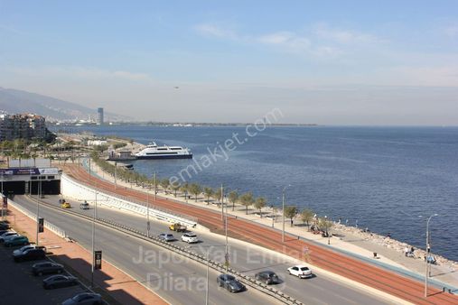 Otoparklı Satılık Yalı Dairesi 3+1 Çift Cepheli