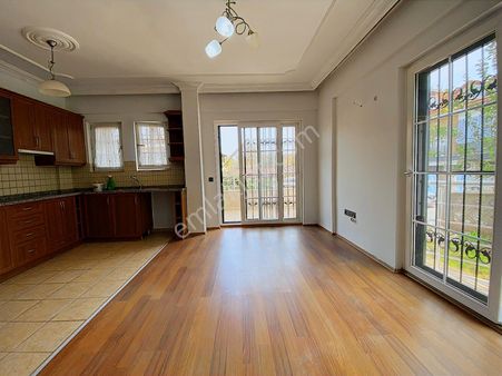 Kesikkapı Mahallesi Merkezi Konumda Eşyasız Kiralık Bahçeli