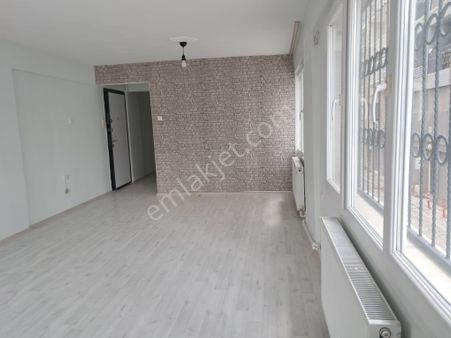 Karşıyaka, Tersane Mahallesi 3+1 Kiralık Daire