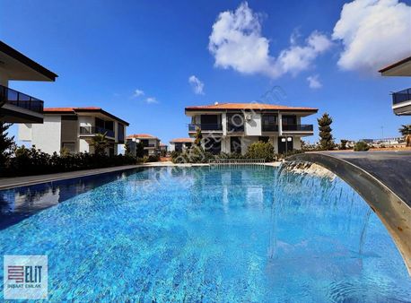 Havuzlu Sitede Lüks Villa