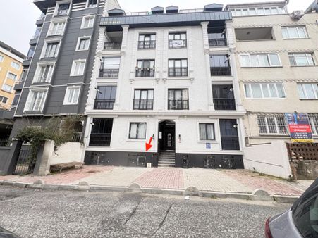 Mollateam Bayrampaşa Kartaltepe Fatih Caddesinde Fırsat! Bahçe Katı 2+1 Asansörlü Satılık Daire