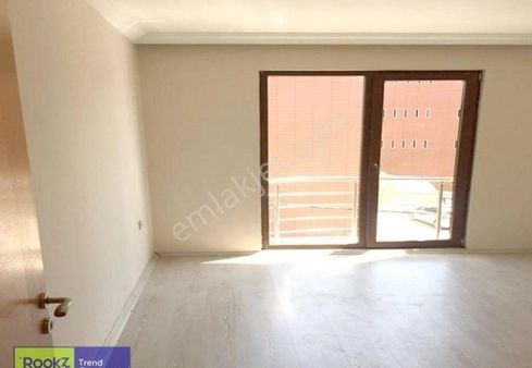 Balıkesir Burhaniye De Merkezi Konumda Ferah 2+1 Kiralık Daire