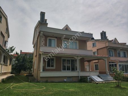 Yeniçiftlik Petunya Sitesi Havuzlu 6+1 Müstakil Satılık Yazlık