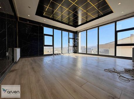 Rte Bulvarına Cephe Yüksek Tabela Değerine Sahip Kiralık Ofis