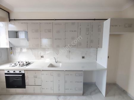 Kardeşten Kadıköy'de Doğalgazlı Ayrı Mutfaklı Geniş Lüks 3+1 Sıfır Dubleks Daire