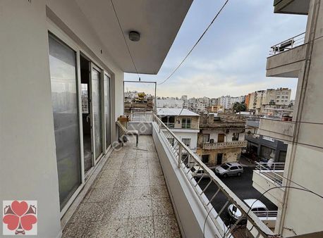 Yonca'dan Kiralık Çarşı Merkezde Adliyeye Yakın 3+1 Temiz Daire