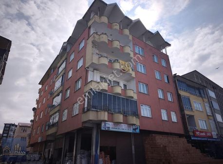 Sahilde 3+1 Deniz Manzaralı Satılık Daire (147m²)