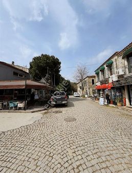 Yenifoça Merkez'de Devren Kiralık Pet Şhop