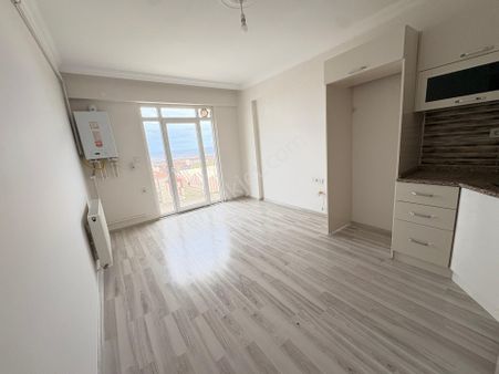Marmara'dan Manzaralı Eşyasız 1+1 Kiralık Daire