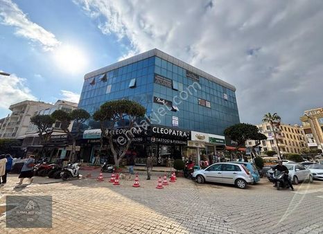 Anıt Karşısı Plaza'da Ön Cephe Mobilyalı/mobilyasız 75 M2 Ofis