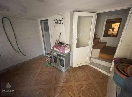 Kozak Emlaktan Ayvalık Merkezde 2 Katlı Satılık Taş Ev