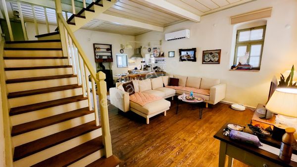 Ayvalık Hayrettinpaşada, Restore Edilmiş 2+1 Bahçeli Rum Evi