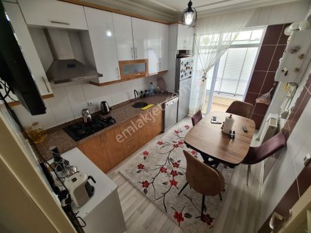 Sancaktepe'de Hayri Erişen İ.o. Karşısı Kat Konumlu Kök Tapu 3+1