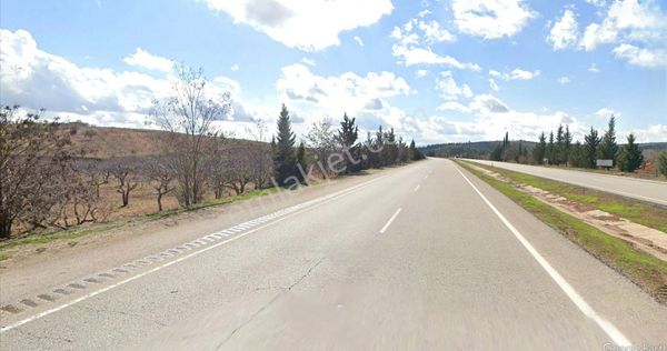 Zeytinli'de Ana Asfalt Üzeri Satılık 5.415 M² Arazi