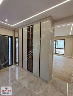 Serdivan İstiklal Mah. Lüks 5+1 Kiralık Villa Remax Desıgn
