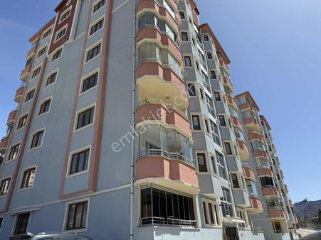 Ünüversite Ve Emniyet Müdürlüğü Yanı