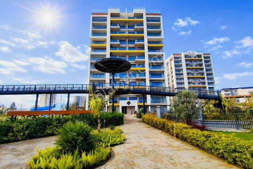 Altıntaş'ta Konsept Sitede 1+1 Havuz Cepheli Balkonlu Satılık