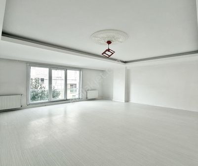 Esenyurt Selahaddin Eyyübi Mah.ara Kat 2+1 95m2 2.875.000 Tl