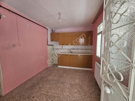 Buca Yeşilbağlarda Kiralık Doğalgazlı 100m2 2+1 Daire