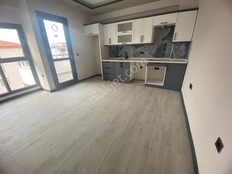 Balıkesir Burhaniye Badem Alanında 1+1