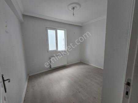 Remax Land Dan Sağlık Mah. Site İçi 2+1 Kiralık Daire