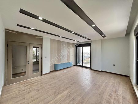 Şelale'de 3+1 Ultra Lüx Asansörlü Havuzlu Satılık Daire