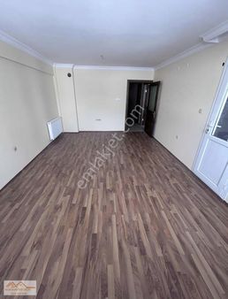 Sosyete Pazarı Karşısı Ferah 3+1 Kiralık Asansörlü Daire