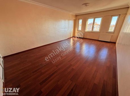 Uzaydan Atatürkde Satlık Geniş Bakımlı Daire