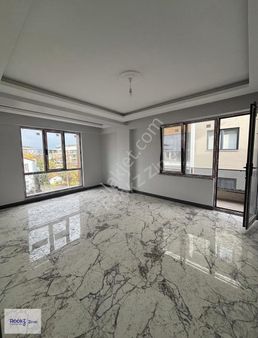 Yalova Çiftlikköy'de Ara Kat, Geniş, Ebeveyn Banyolu 2+1 Daire