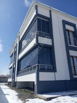 Bardakçı Mahallesinde Satılık 2 Katlı Müstakil Ev Ve Arsası