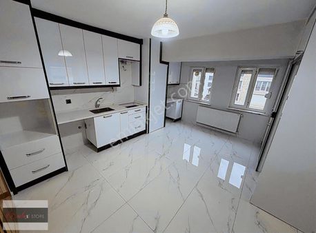 Adliyeye Yakın Konumda Ara Kat İçi Yenilenmiş 3+1 150m2 Kiralık