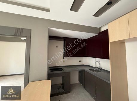 Pınar Mah. Yeni 1+1 Kiralık Daire (ebeveyn B. , Balkonlu)