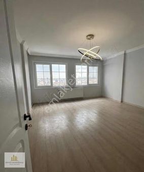 Metro Yakını Kaçağı Olmayan 2. Kat 2+1 Net 90 M2 Full Masrafsız