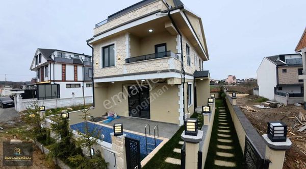 Balcıoğlundan Alanderede Uygun Lüx Havuzlu 4+1 Triplex Villa
