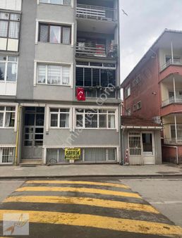 Özsoy Emlak'dan Edirne Lisesi Karşısı Satılık Zemin Kat 2+1daire