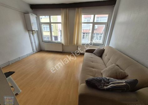 Deva''dan Nevçarşı Ve Belediyeye 200mt. Boşyatırımlık 1+1 Arakat