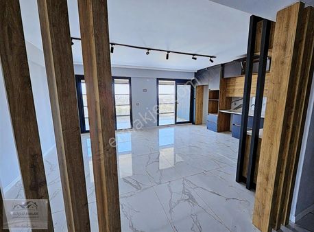 Şehrin En Güzel Yerinde Ve En Prestijli Sitesinde 4+1 Satılık