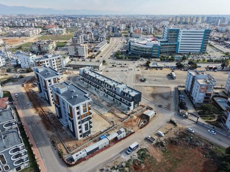 Kepez Devlet Hastanesi Karşısında, Elit Sitede Kiralık 2+1 Daire