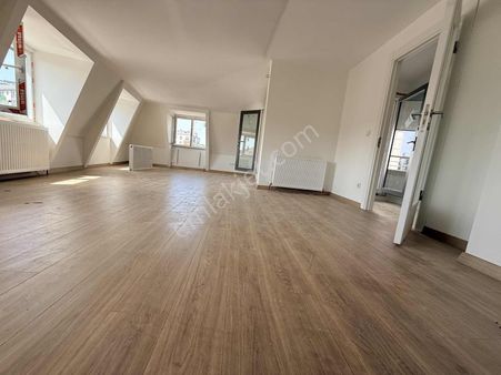 Ümraniye Atatürk Mahalelsi 4+1 Açık Otoparklı Satılık Daire