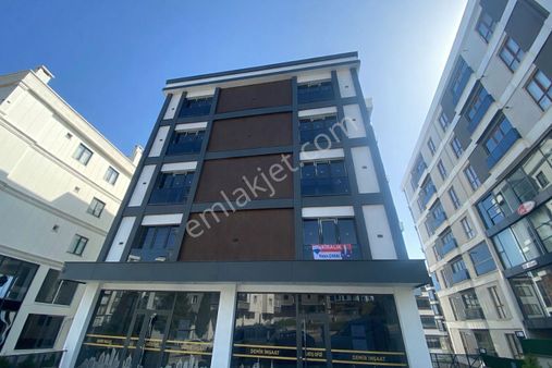 Prestijli Lokasyon | Cadde Üzeri Önü Açık Kiralık 1+1ofis&daire